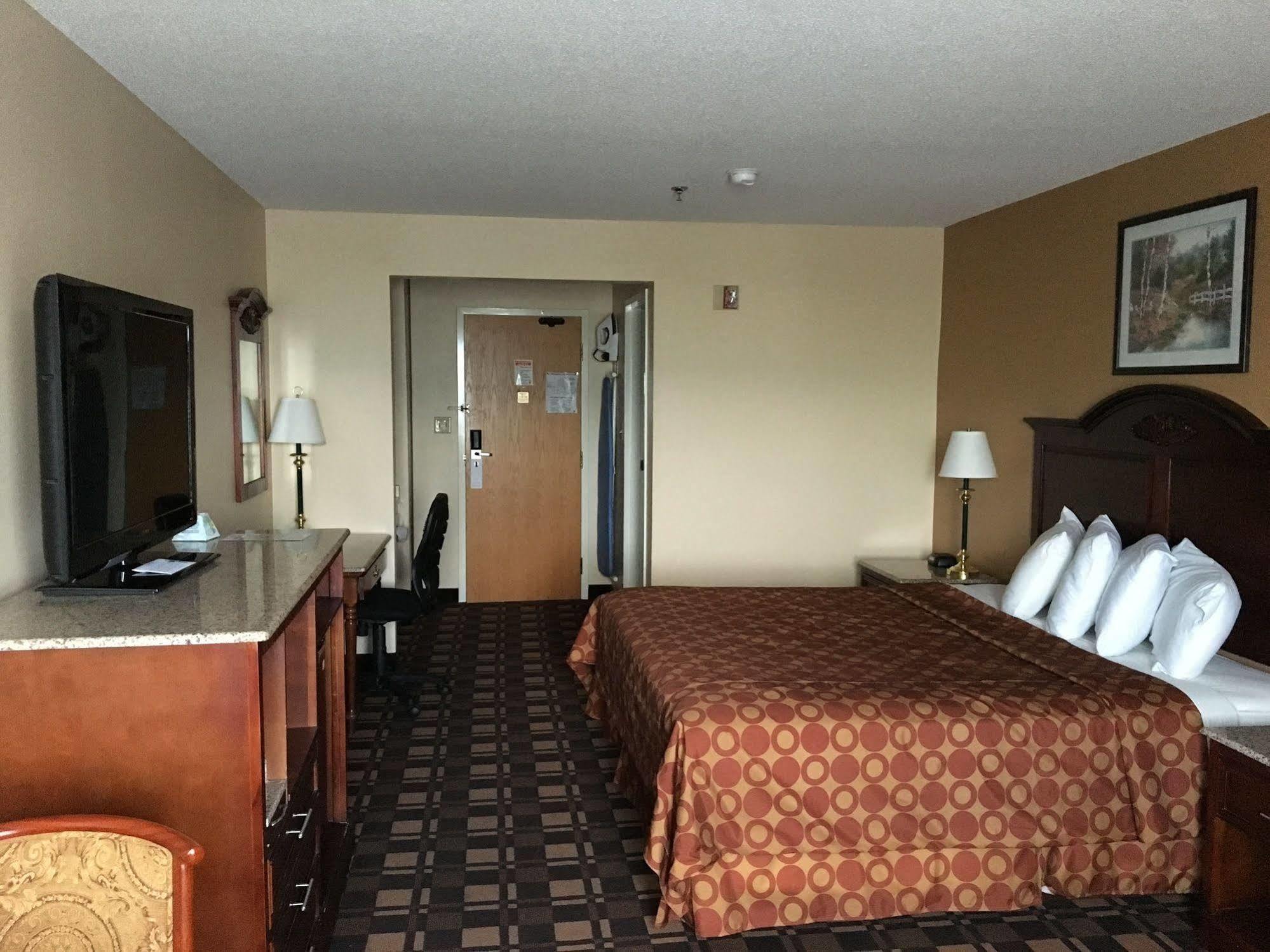 Cabot Inn & Suites Lancaster Esterno foto