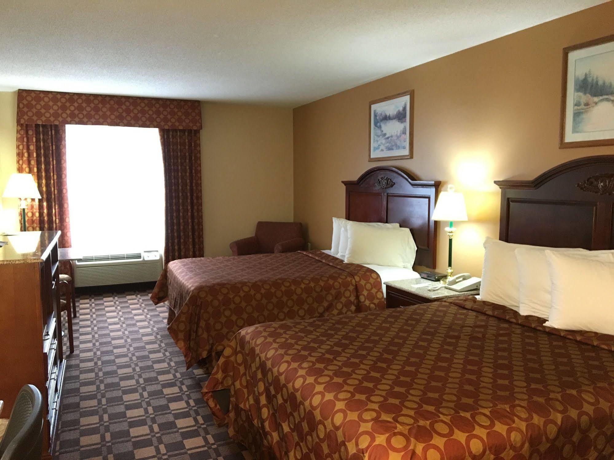 Cabot Inn & Suites Lancaster Esterno foto